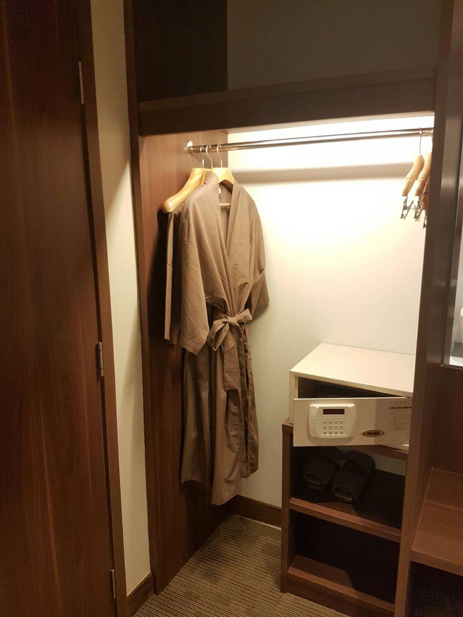 หลุยส์ แทเวิร์น กรุงเทพ  Hotel กรุงเทพมหานคร ภายนอก รูปภาพ