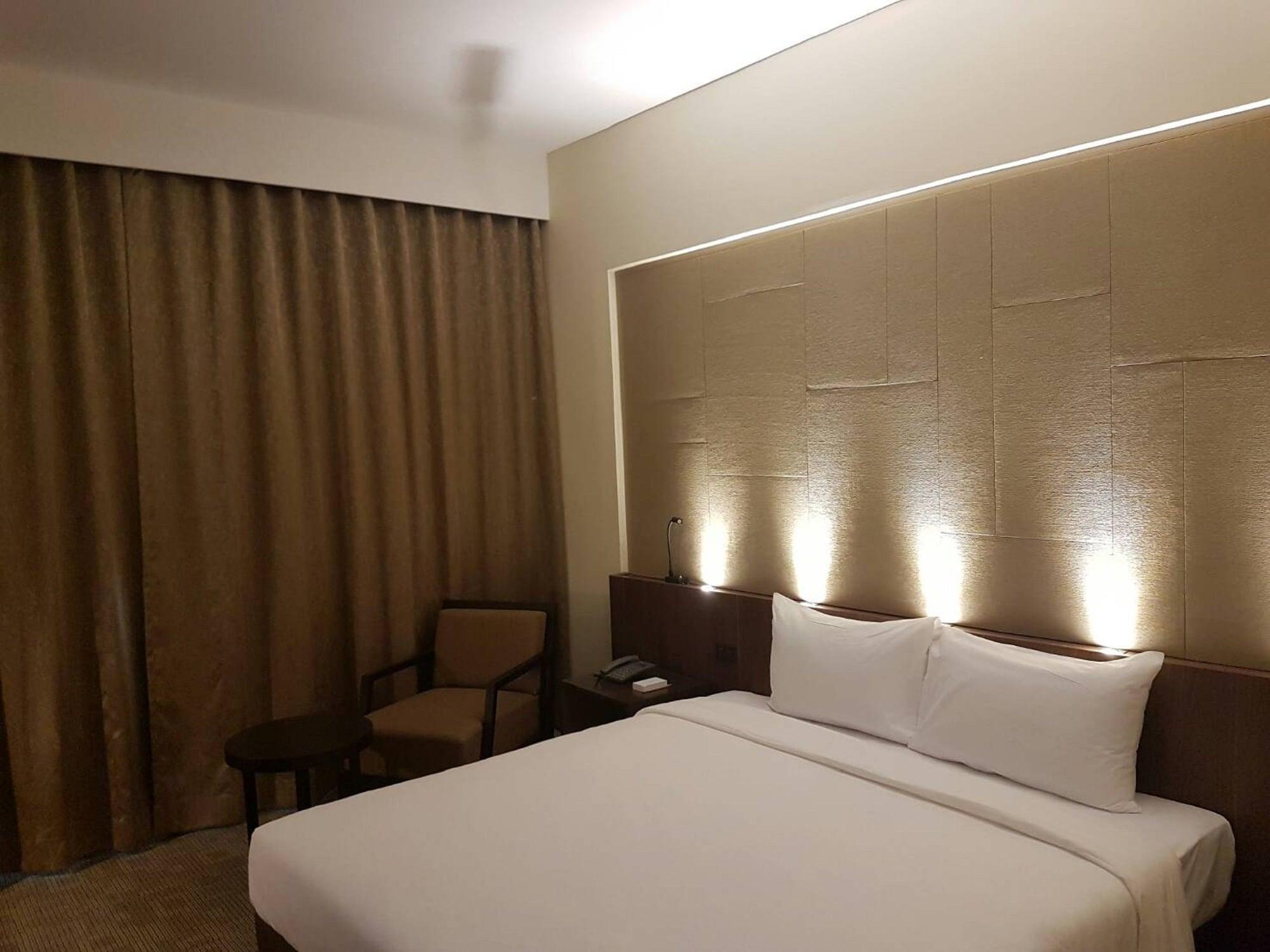 หลุยส์ แทเวิร์น กรุงเทพ  Hotel กรุงเทพมหานคร ภายนอก รูปภาพ