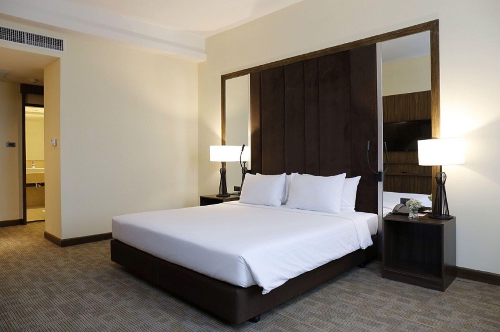 หลุยส์ แทเวิร์น กรุงเทพ  Hotel กรุงเทพมหานคร ภายนอก รูปภาพ